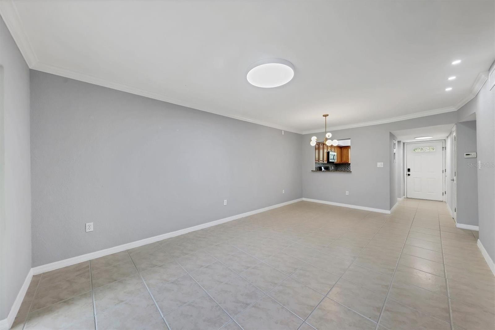 Image 10 of 41 For 924 La Costa Circle 4