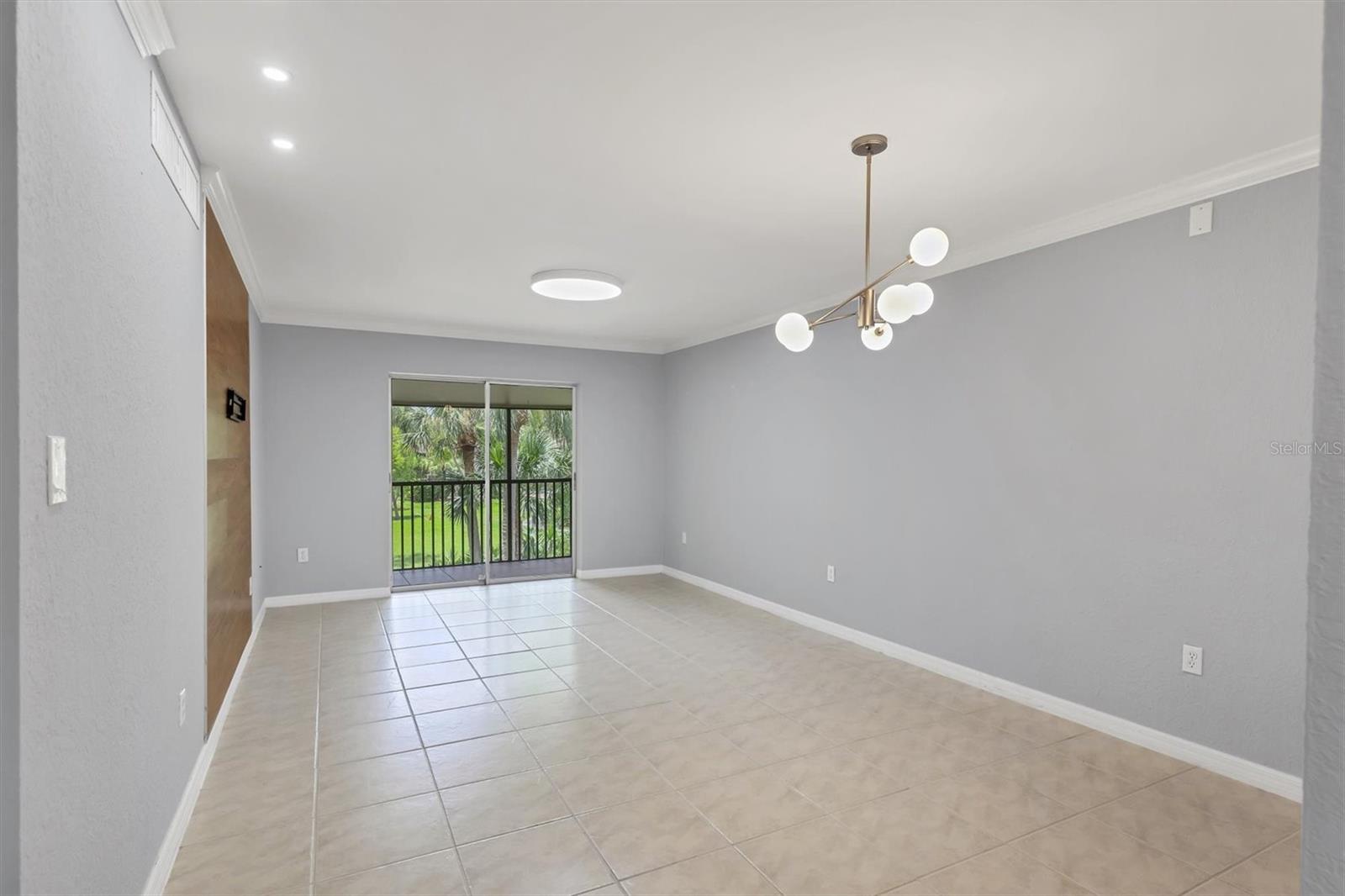 Image 15 of 41 For 924 La Costa Circle 4