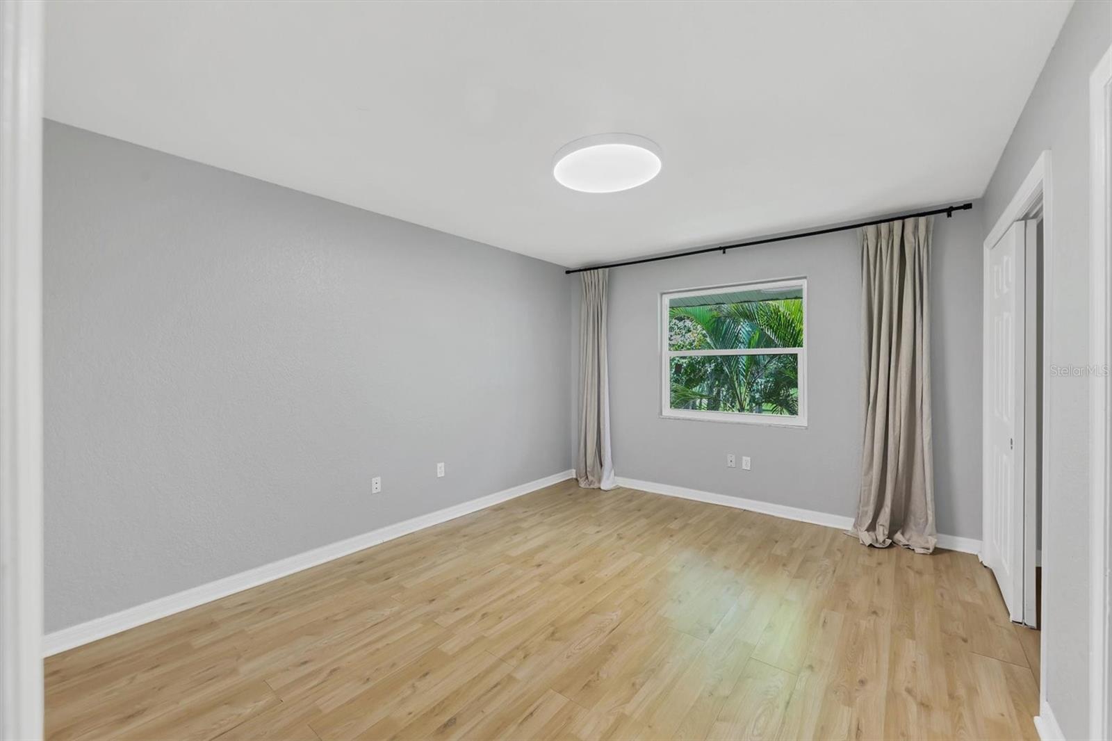 Image 17 of 41 For 924 La Costa Circle 4
