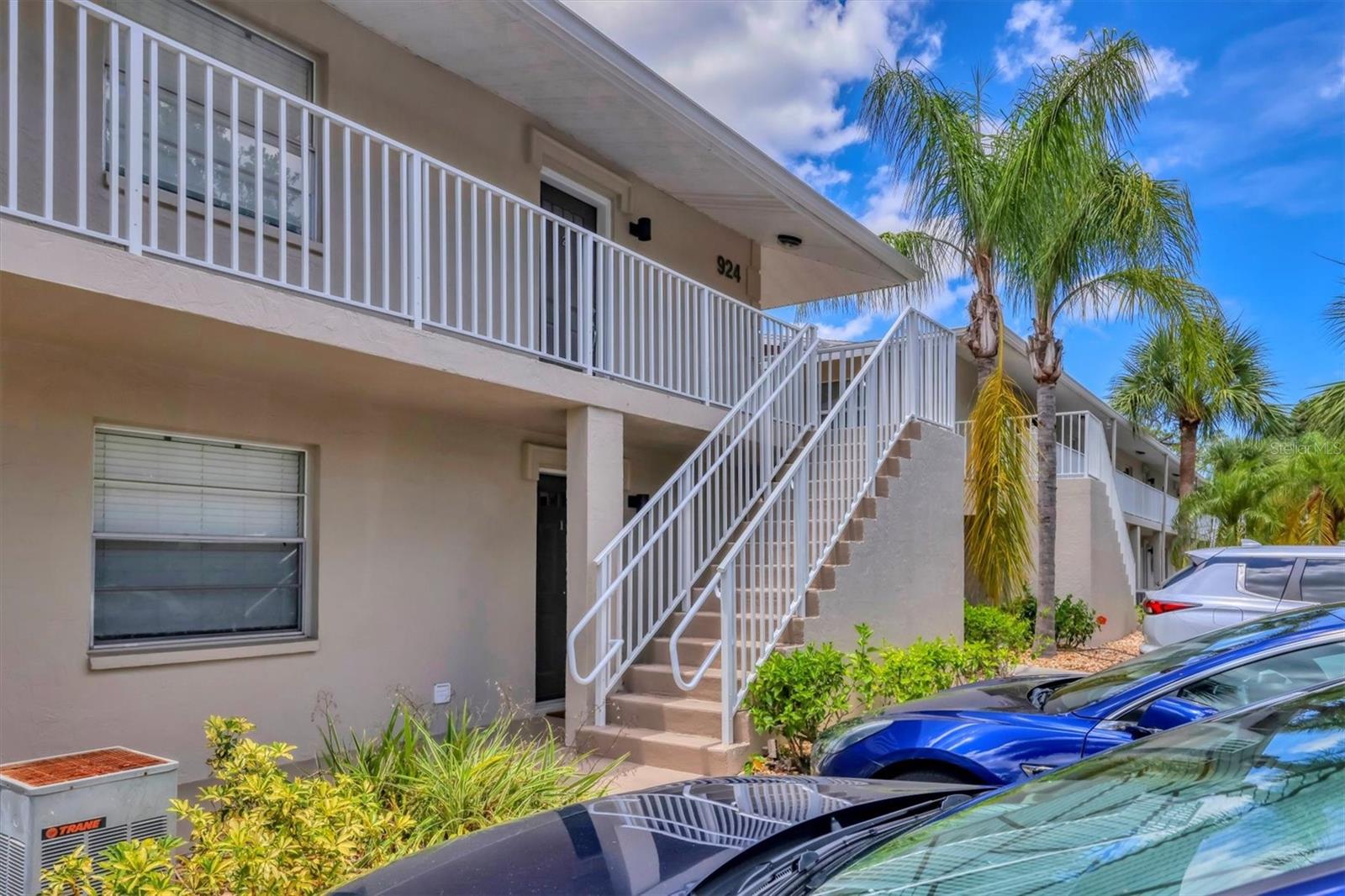 Image 2 of 41 For 924 La Costa Circle 4