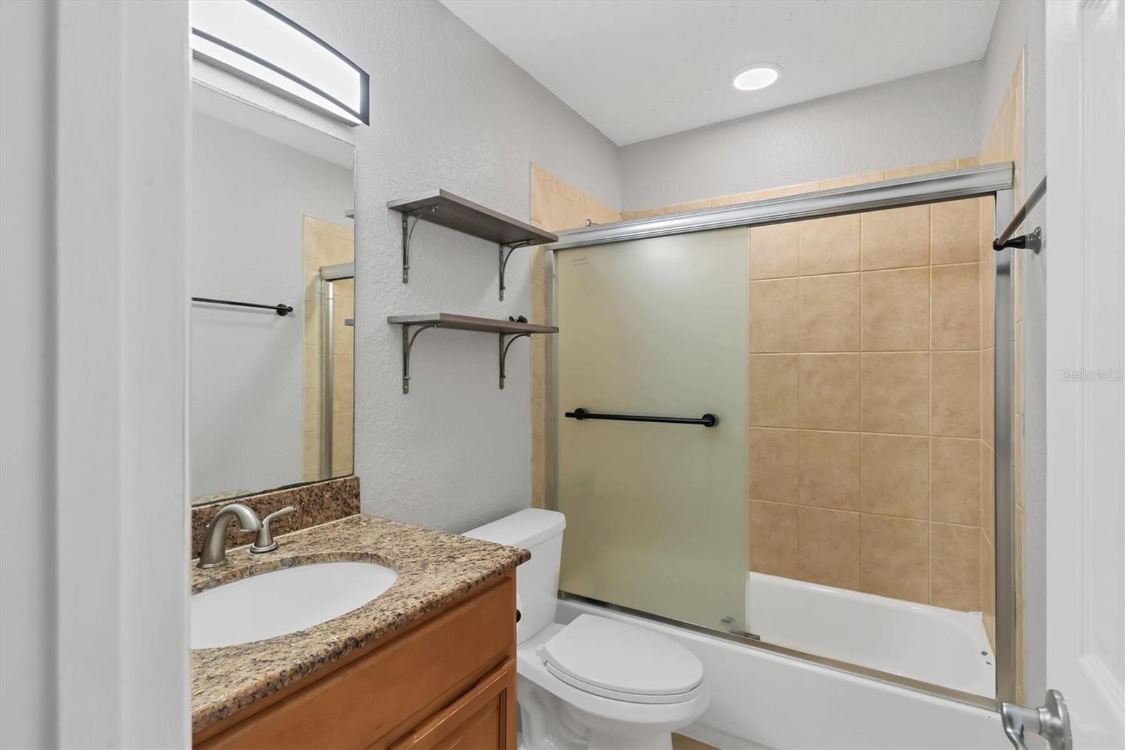 Image 20 of 41 For 924 La Costa Circle 4