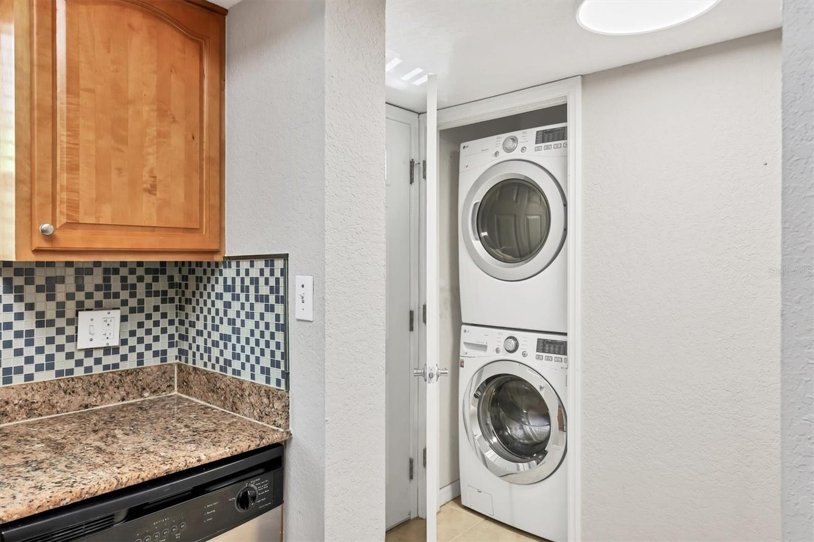 Image 23 of 41 For 924 La Costa Circle 4