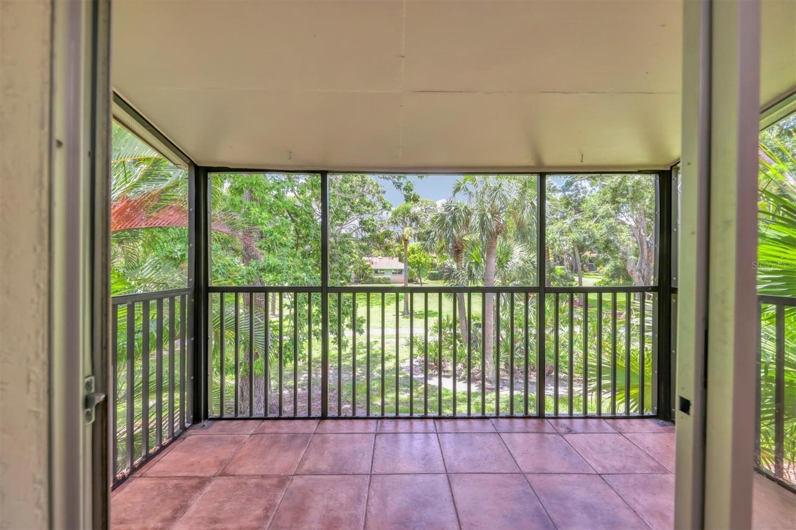 Image 24 of 41 For 924 La Costa Circle 4