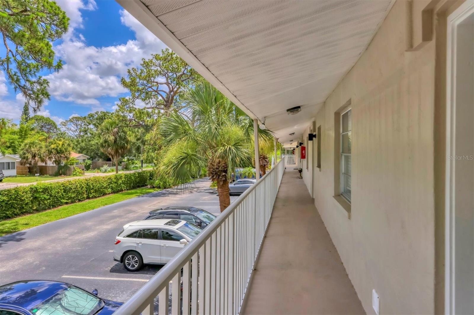 Image 3 of 41 For 924 La Costa Circle 4