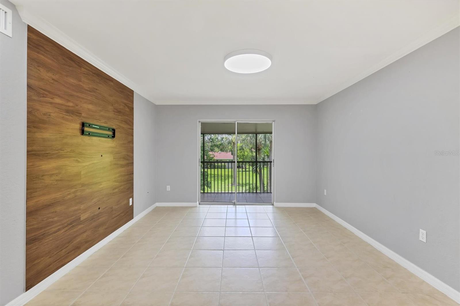 Image 5 of 41 For 924 La Costa Circle 4