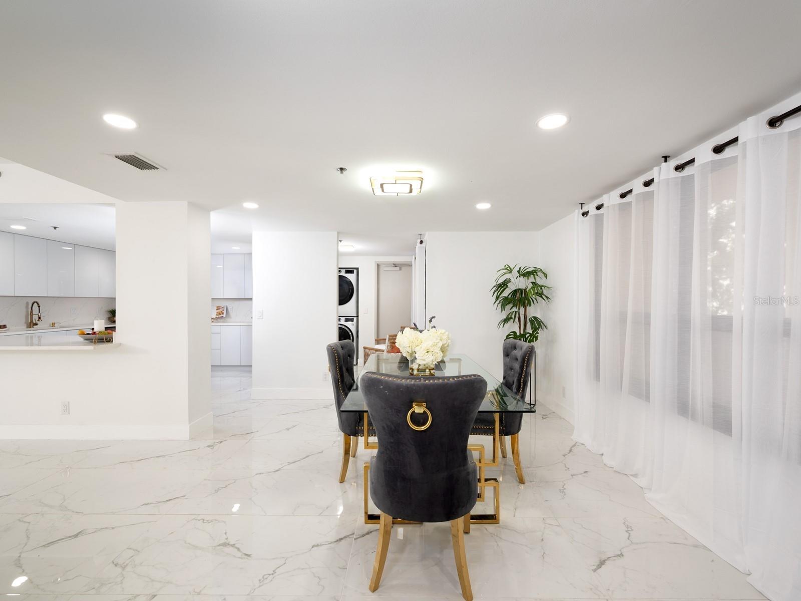Image 13 of 93 For 1255 Gulfstream Avenue 402