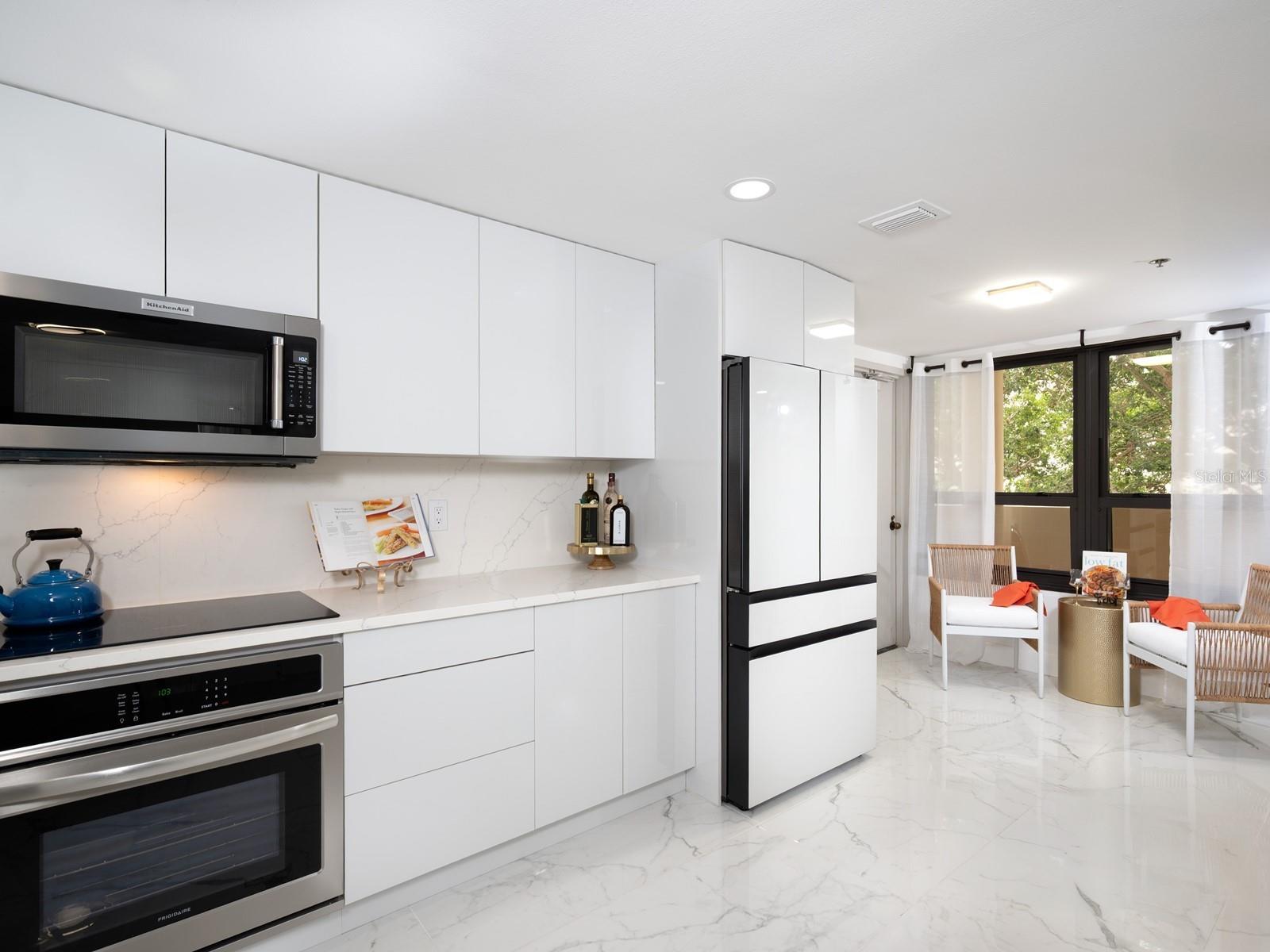 Image 16 of 93 For 1255 Gulfstream Avenue 402