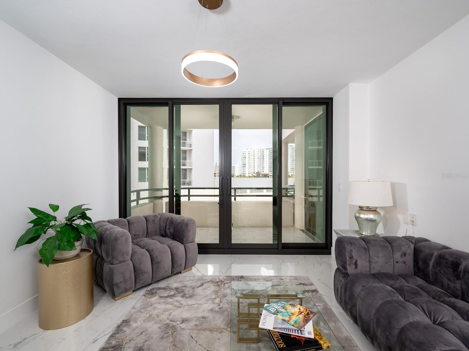 Image 21 of 93 For 1255 Gulfstream Avenue 402