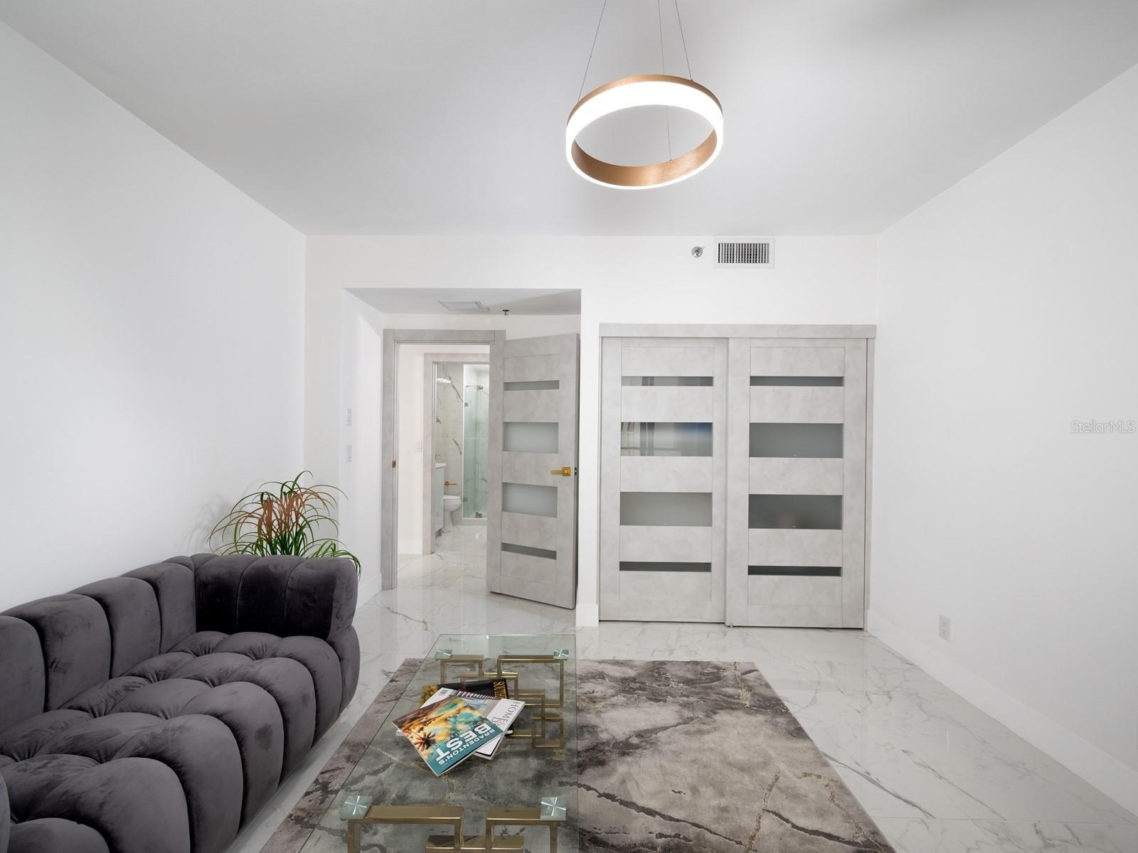 Image 24 of 93 For 1255 Gulfstream Avenue 402