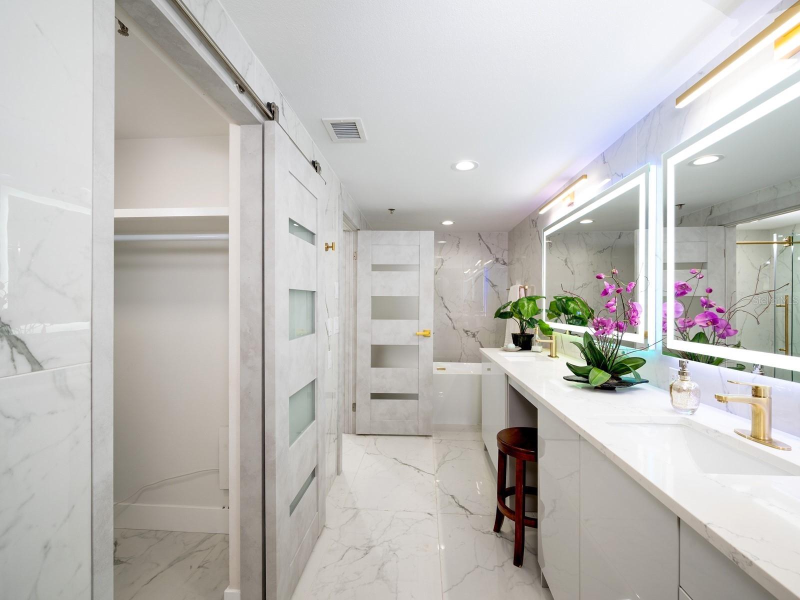 Image 27 of 93 For 1255 Gulfstream Avenue 402