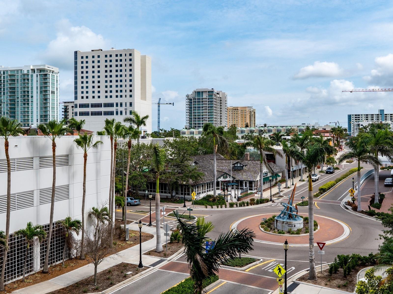 Image 4 of 93 For 1255 Gulfstream Avenue 402