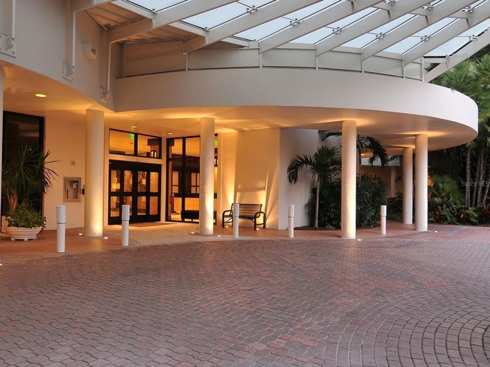 Image 43 of 93 For 1255 Gulfstream Avenue 402