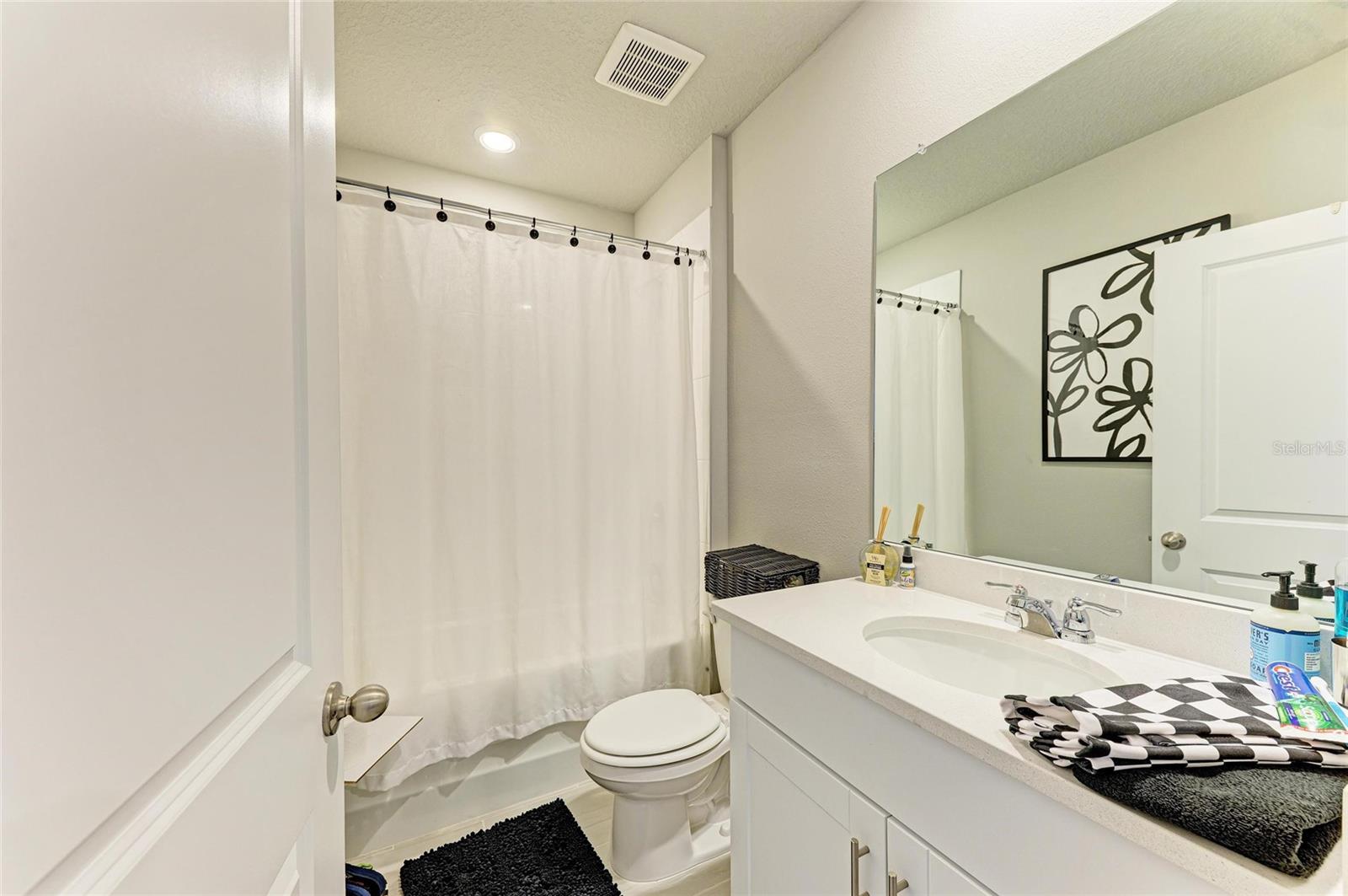 Image 22 of 41 For 7160 Amelia River Drive