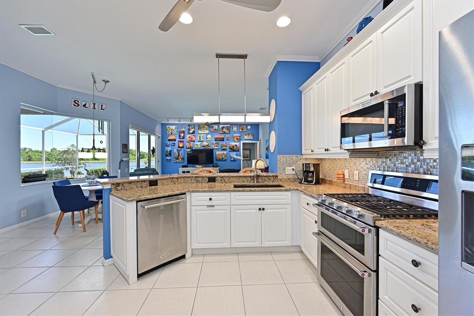 Image 12 of 51 For 10571 Old Grove Circle