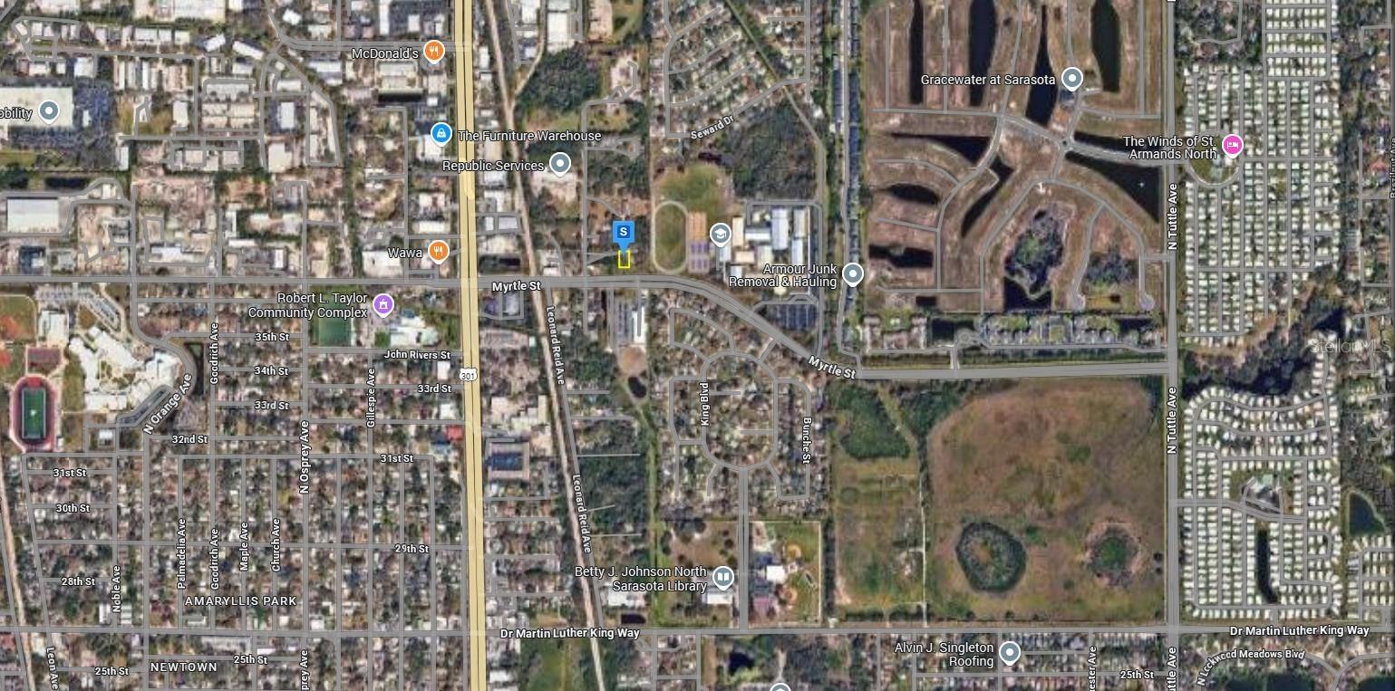 Image 4 of 6 For 1999 Carmichael Avenue