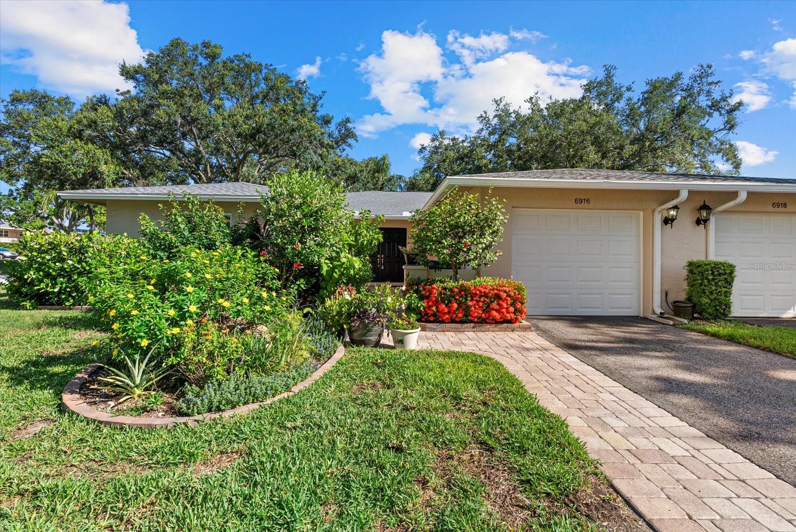 Details for 6916 Country Club Drive N 9b, SARASOTA, FL 34243