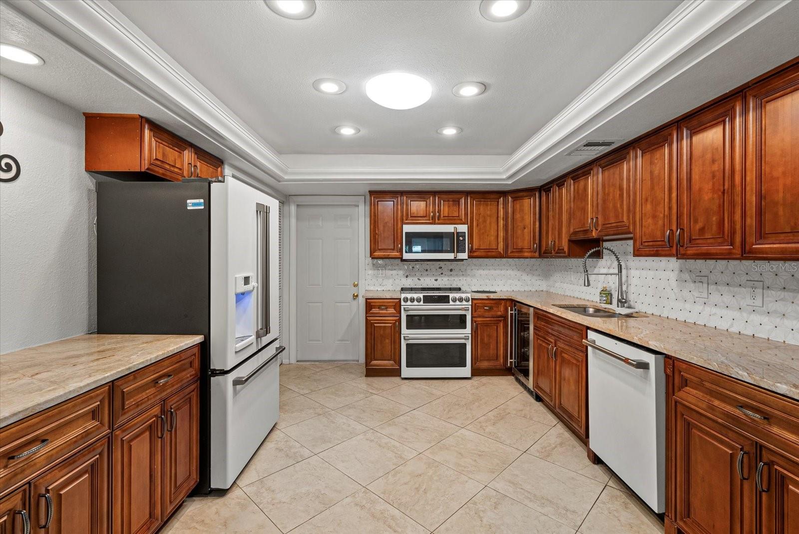 Image 11 of 29 For 6916 Country Club Drive N 9b