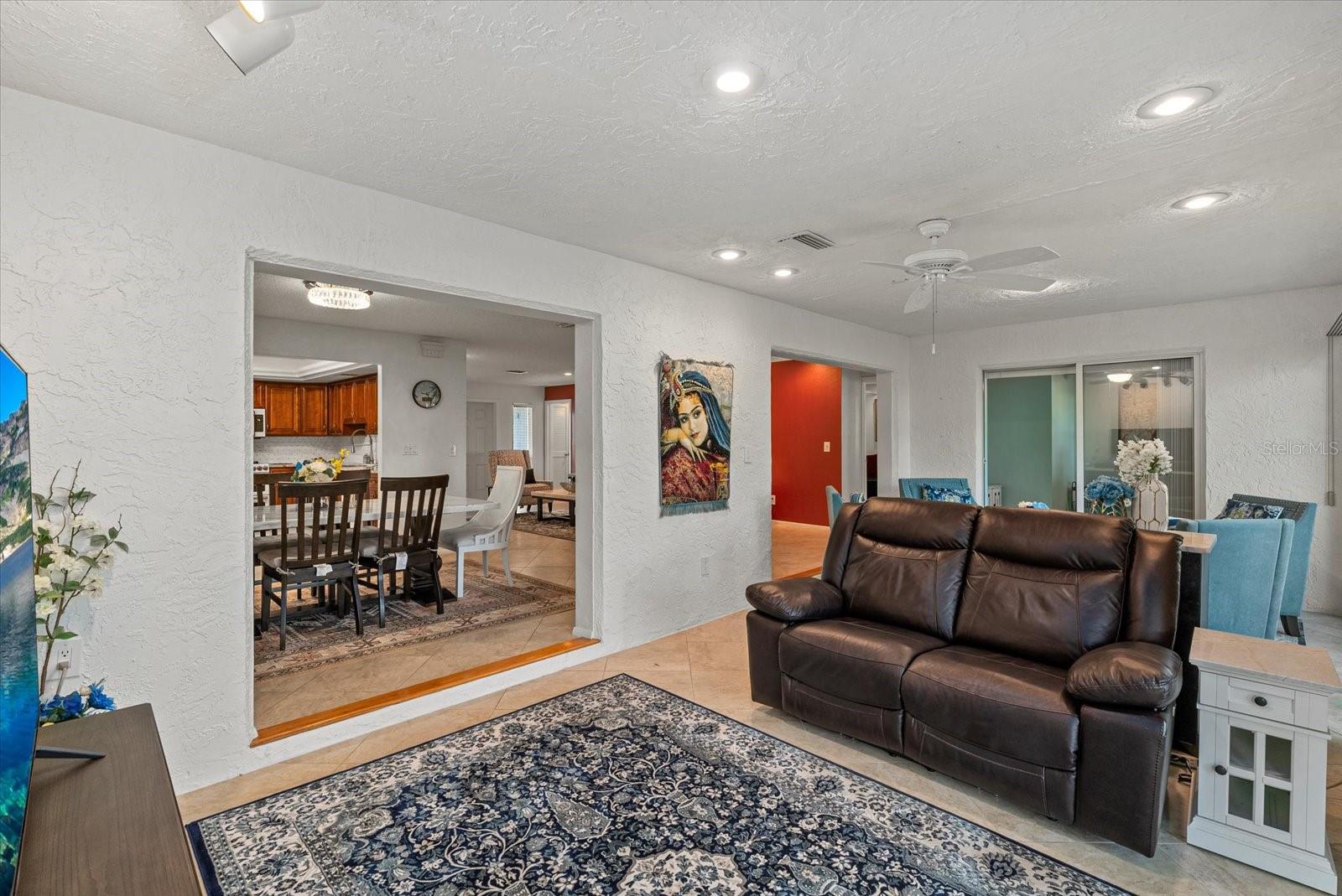 Image 17 of 29 For 6916 Country Club Drive N 9b