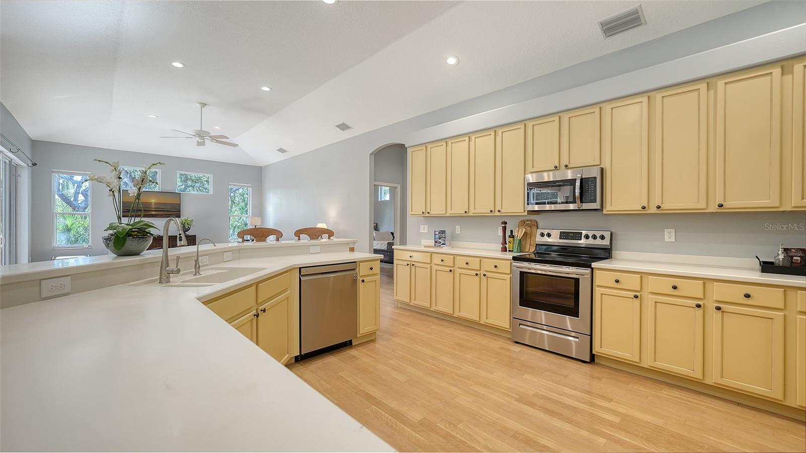 Image 11 of 72 For 6206 Stillwater Court