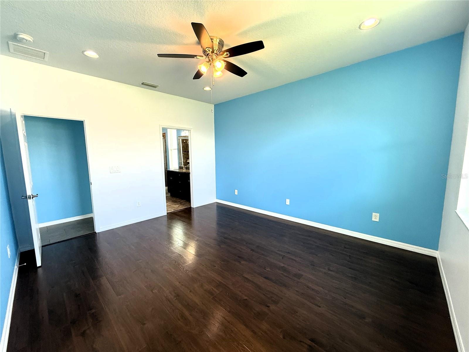 Image 21 of 51 For 10820 79th Street E