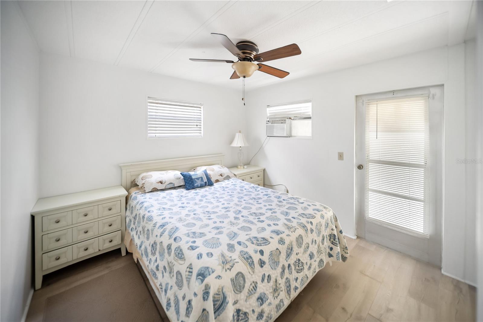 Image 16 of 40 For 10315 Cortez Road W 60-4