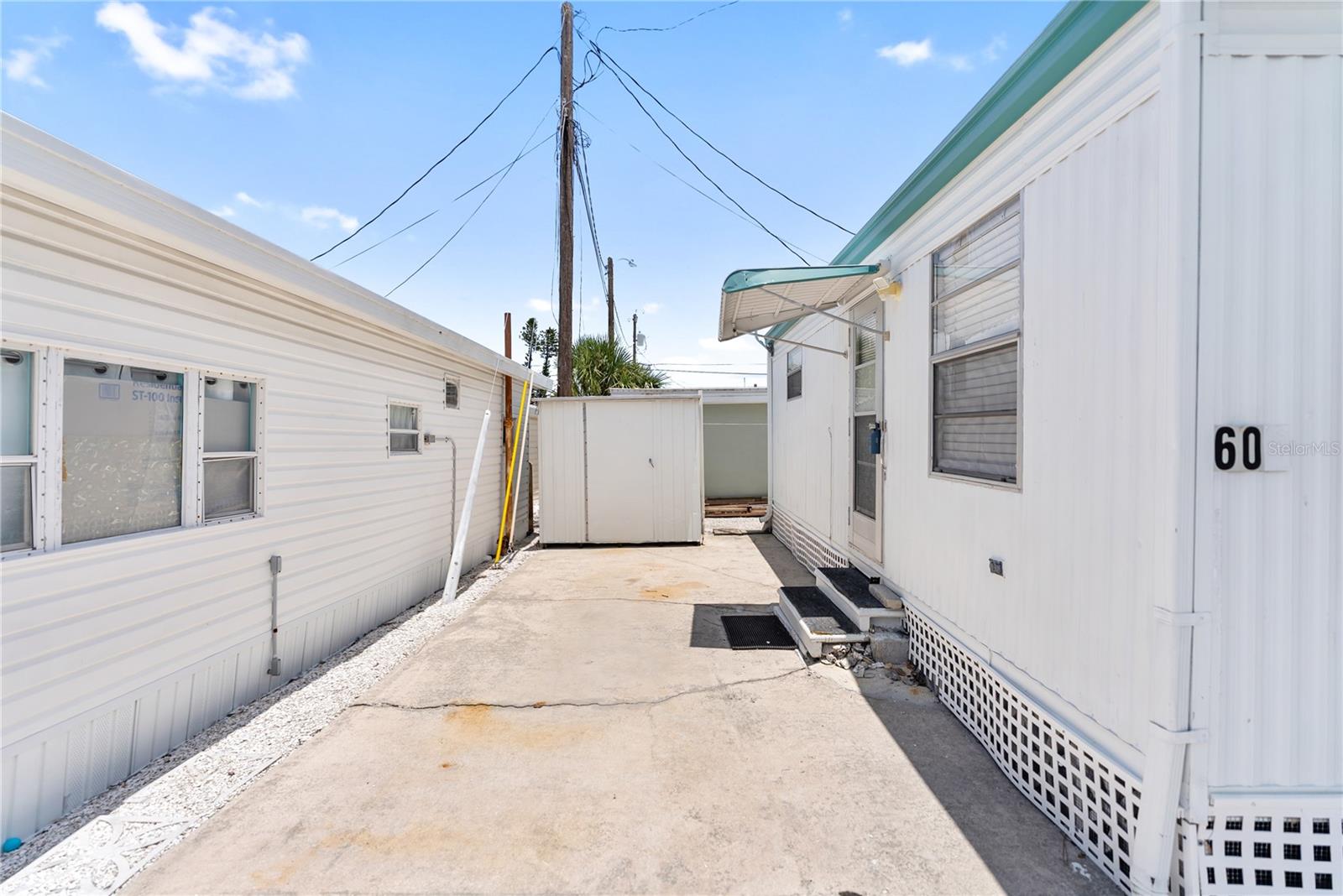 Image 3 of 40 For 10315 Cortez Road W 60-4