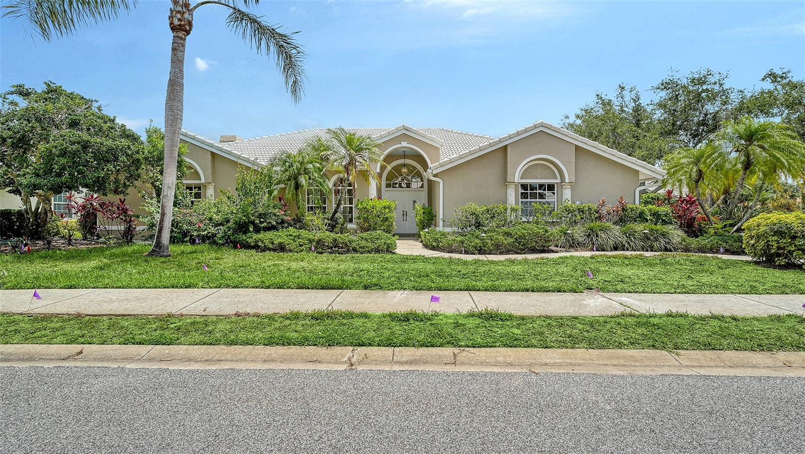 Details for 8239 Cypress Hollow Drive, SARASOTA, FL 34238