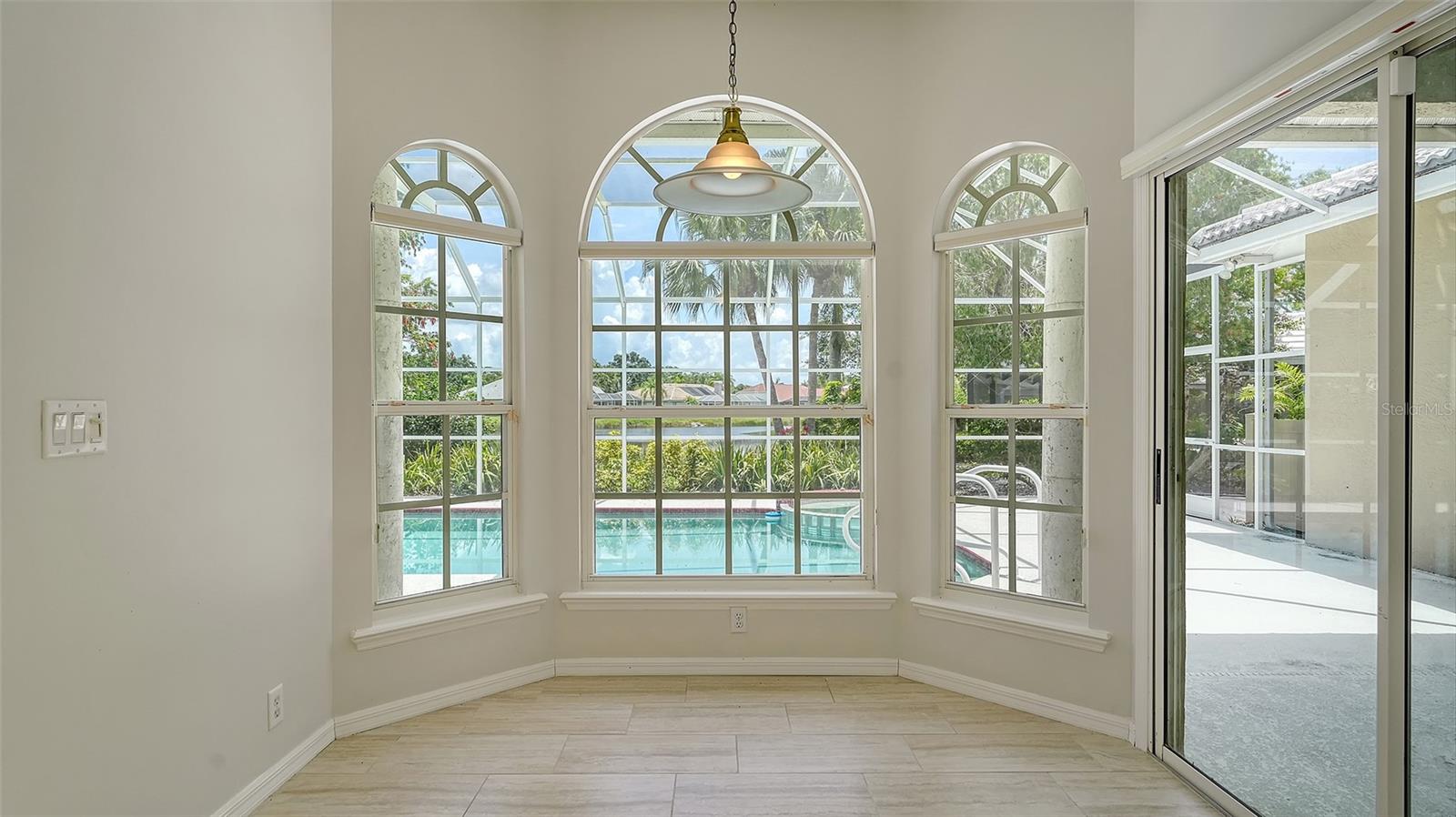 Image 13 of 52 For 8239 Cypress Hollow Drive