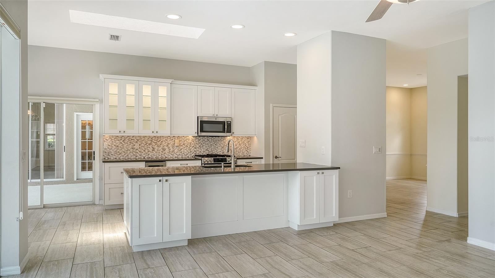 Image 14 of 52 For 8239 Cypress Hollow Drive