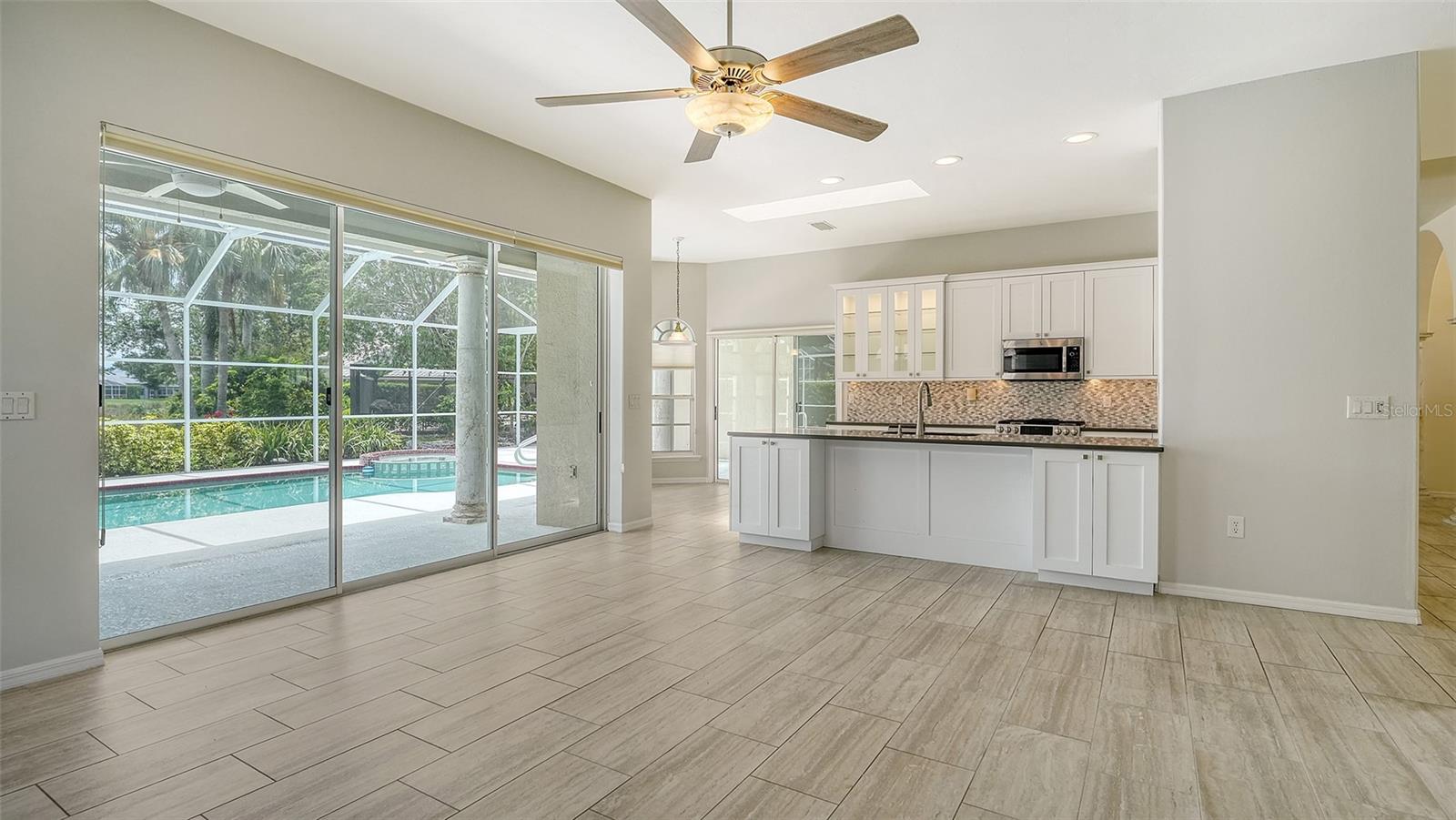 Image 20 of 52 For 8239 Cypress Hollow Drive