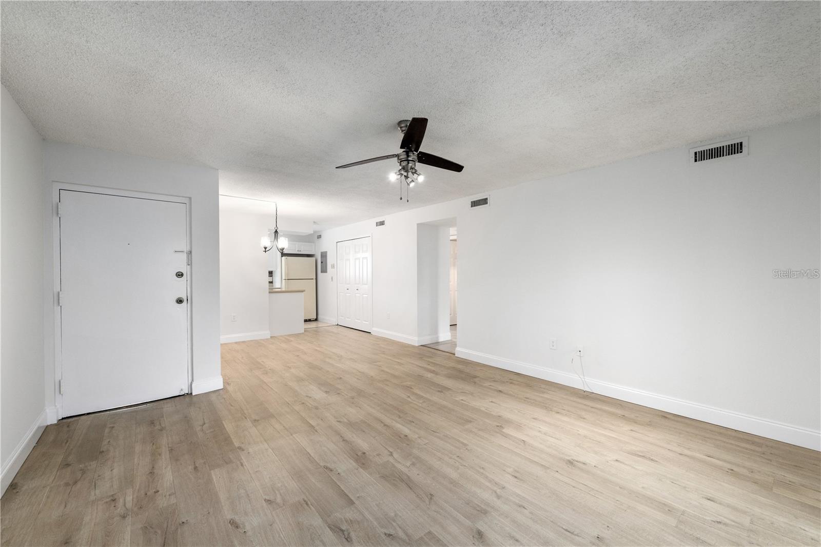 Image 3 of 14 For 2757 Hidden Lake Boulevard A