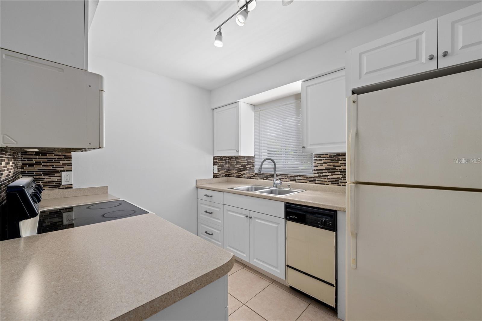 Image 4 of 14 For 2757 Hidden Lake Boulevard A