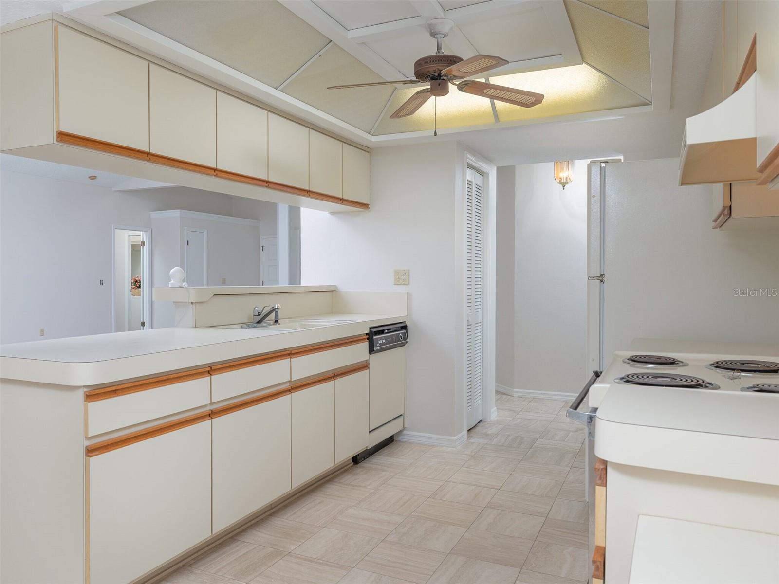 Image 12 of 30 For 8260 Berkeley Manor Boulevard
