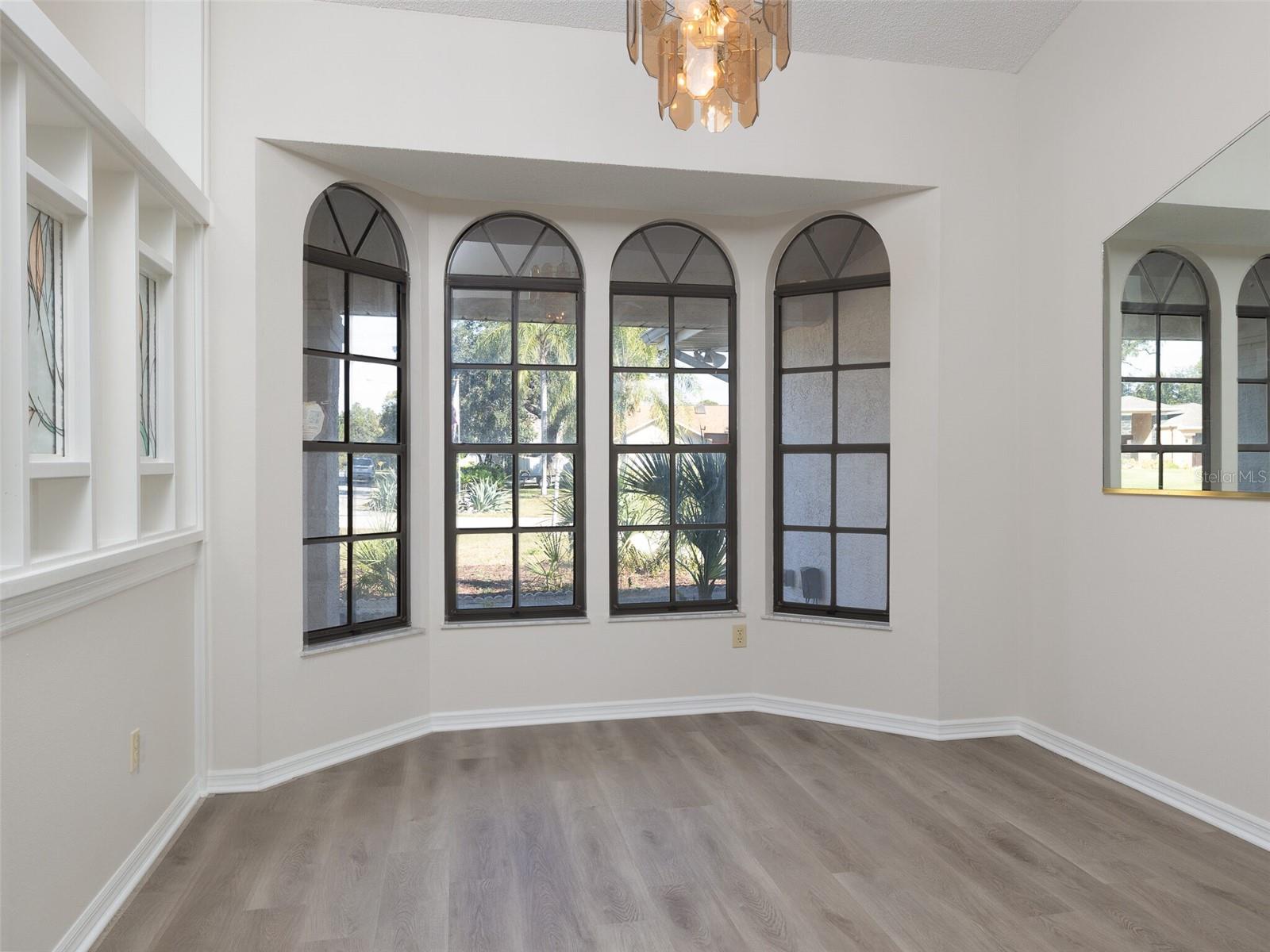 Image 9 of 30 For 8260 Berkeley Manor Boulevard