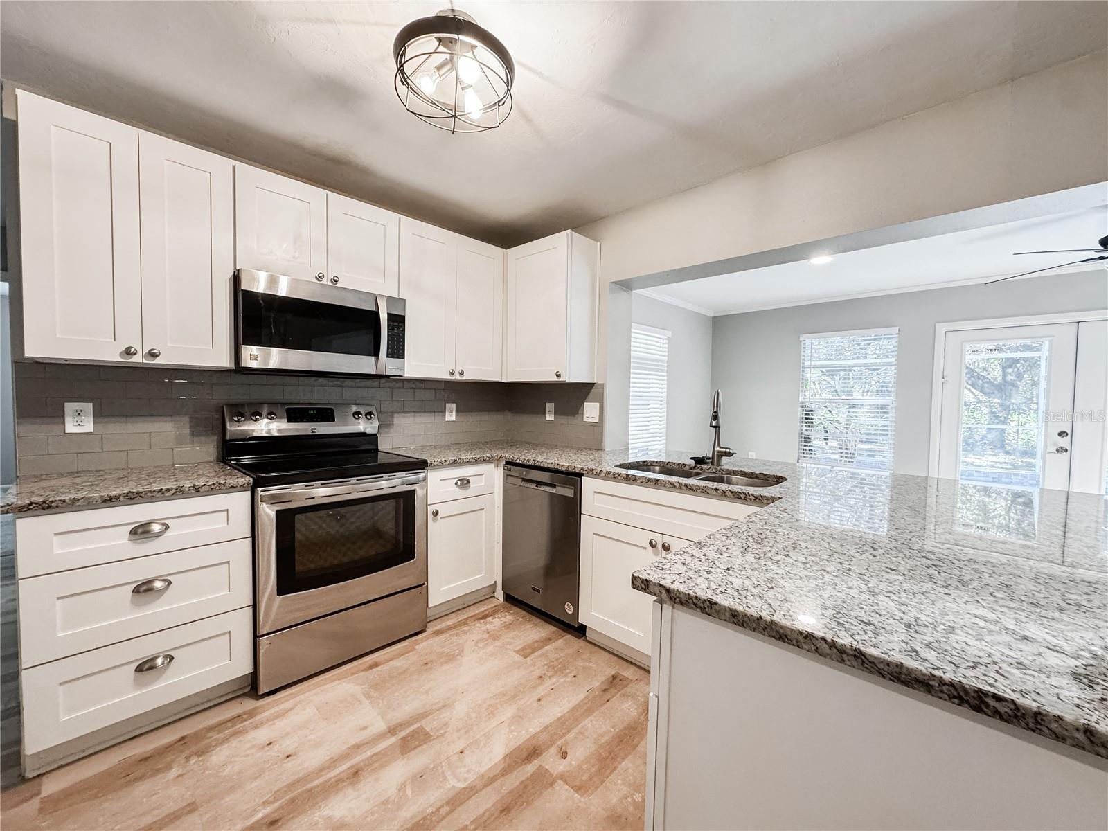 Image 10 of 37 For 4913 32nd Street E