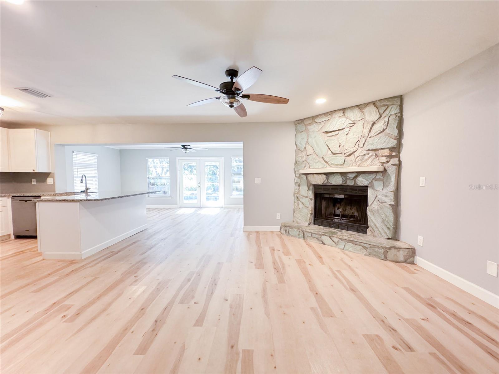 Image 7 of 37 For 4913 32nd Street E