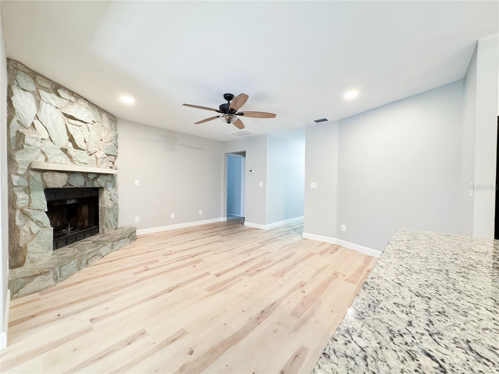 Image 9 of 37 For 4913 32nd Street E