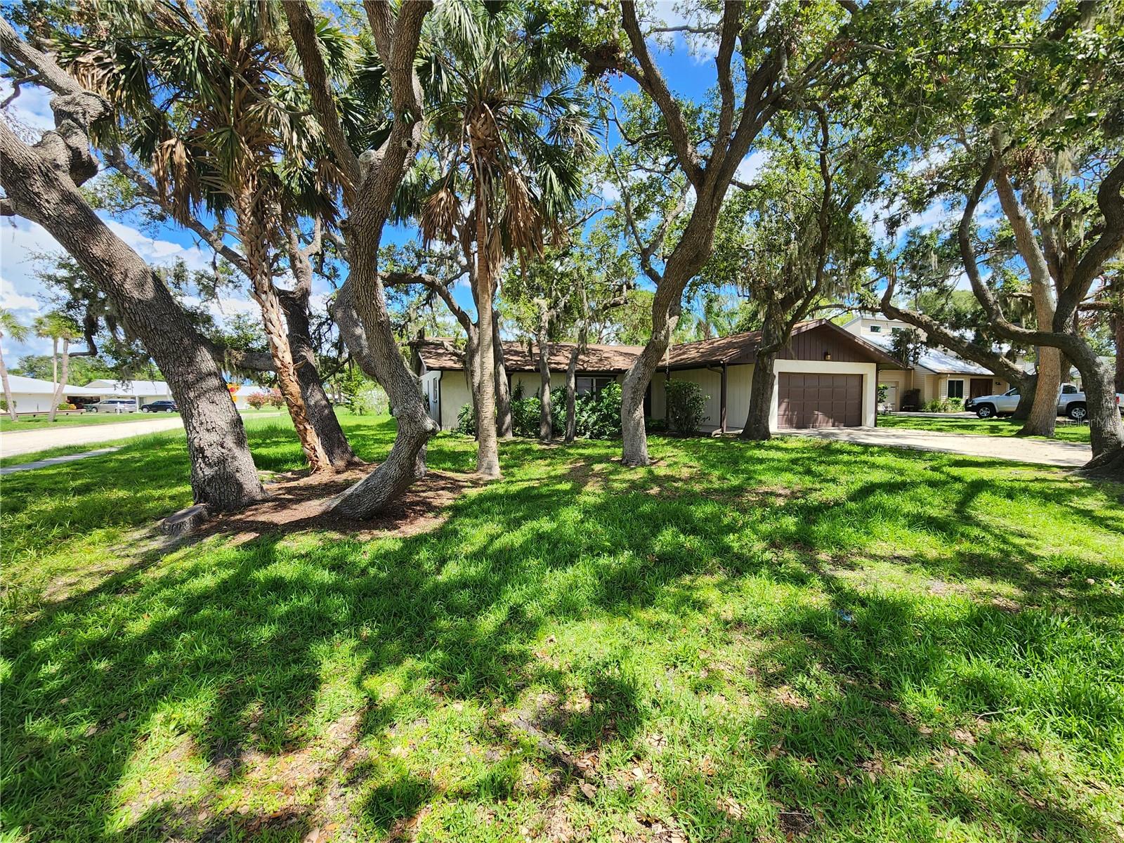 Image 4 of 27 For 5629 Boulder Boulevard