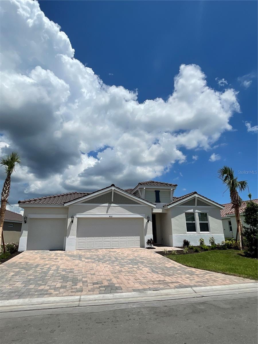 Image 2 of 22 For 452 Daylily Boulevard
