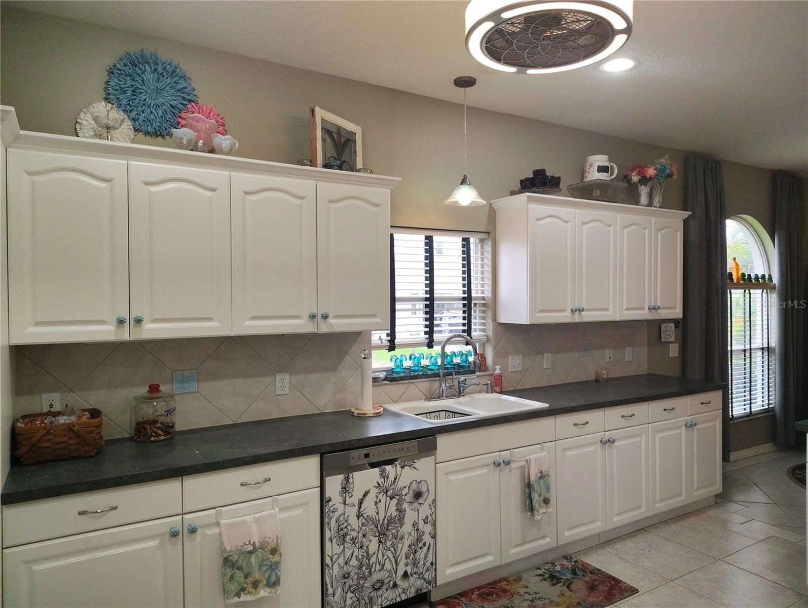 Image 11 of 56 For 3315 Elm Street