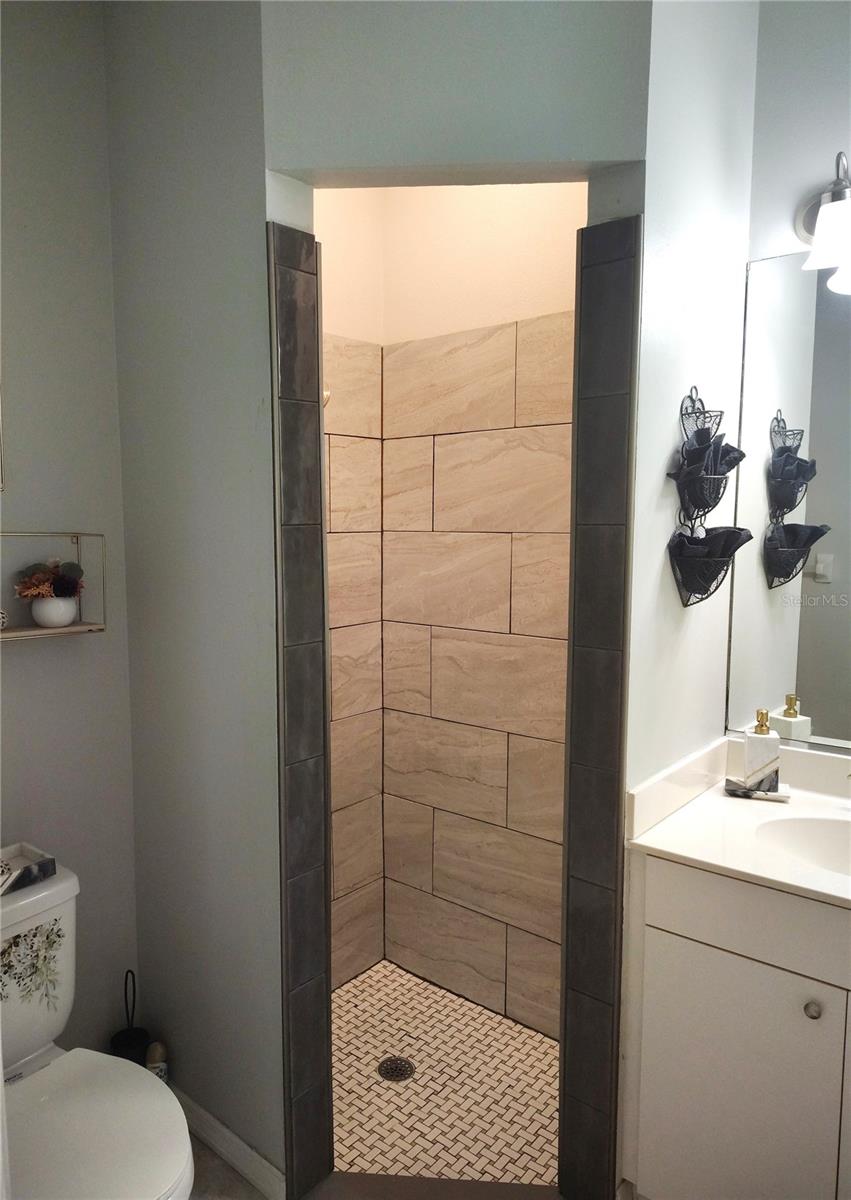 Image 31 of 56 For 3315 Elm Street