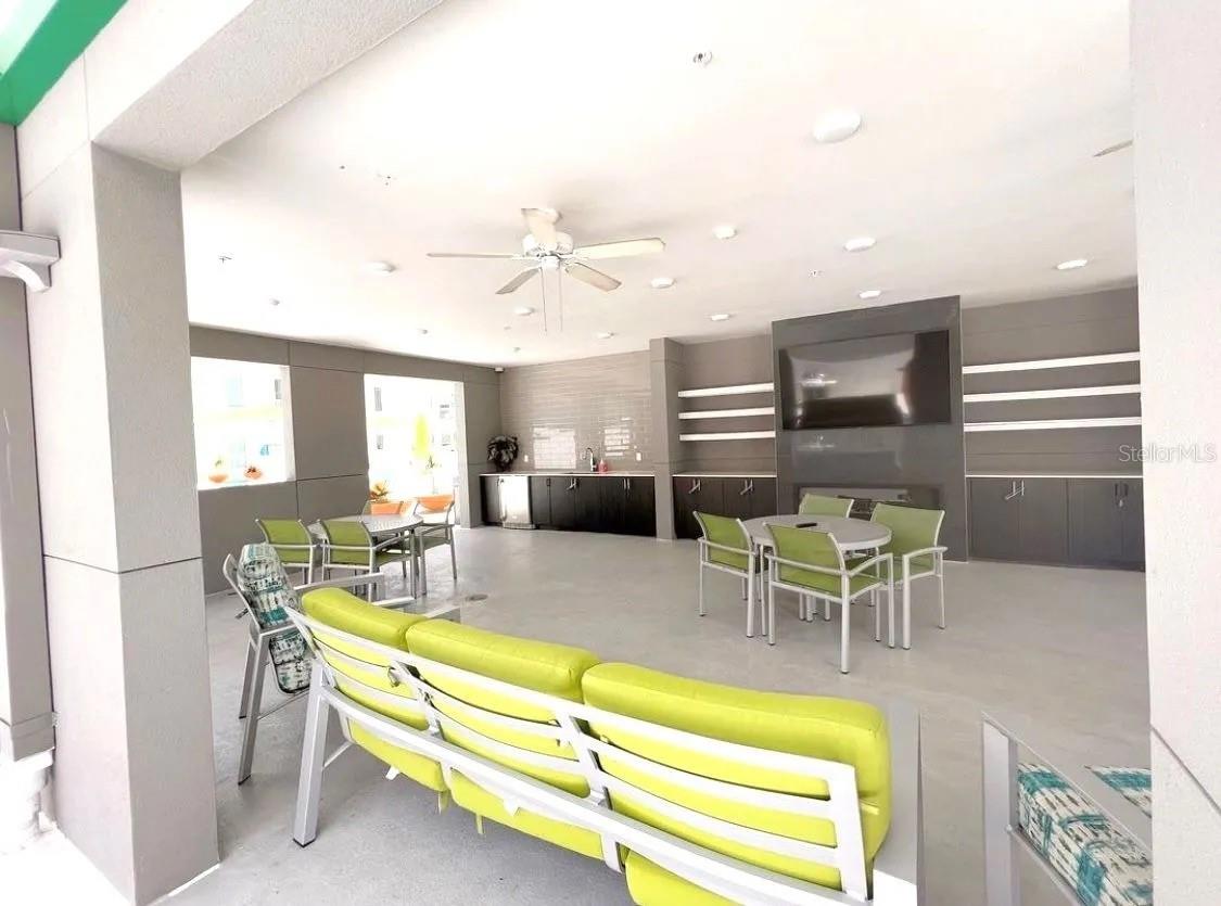 Image 11 of 21 For 1659 2nd Street 515