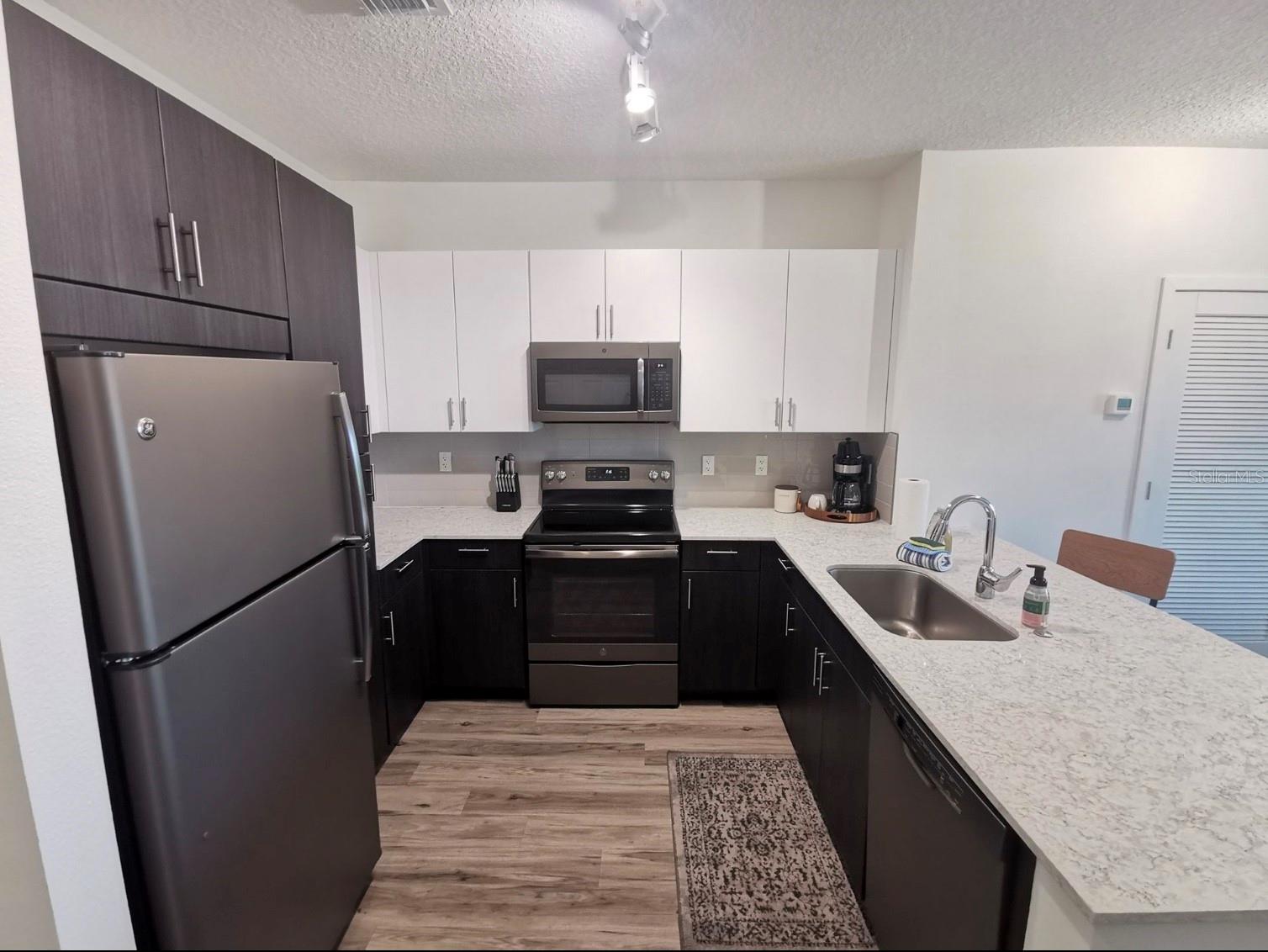 Image 5 of 21 For 1659 2nd Street 515