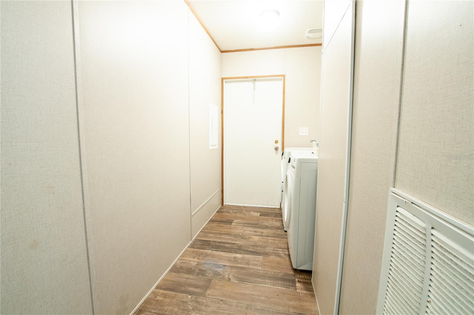 Image 19 of 24 For 437 Bronco Drive