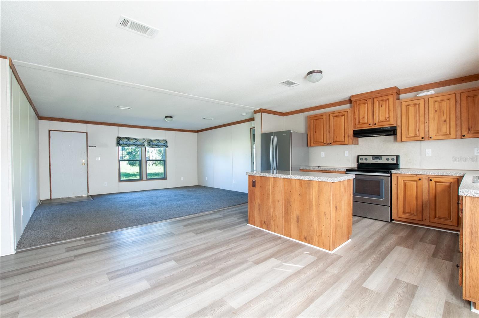Image 8 of 24 For 437 Bronco Drive