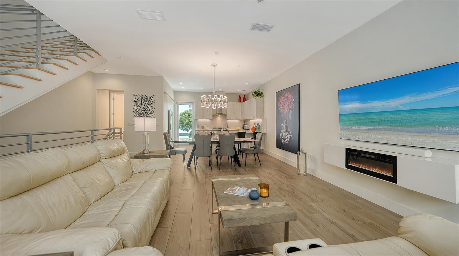 Image 10 of 63 For 626 Rawls Avenue 626