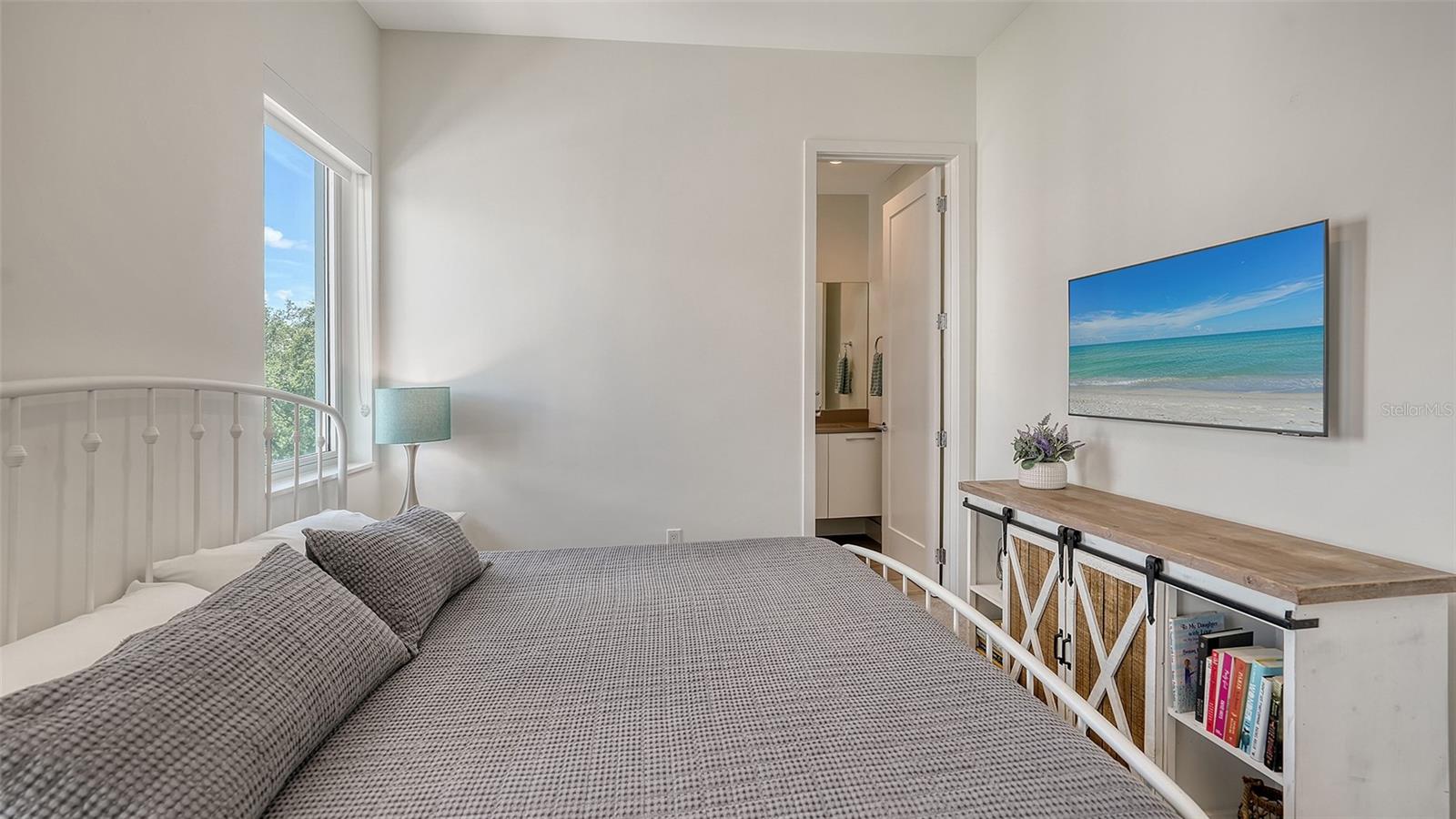 Image 34 of 63 For 626 Rawls Avenue 626
