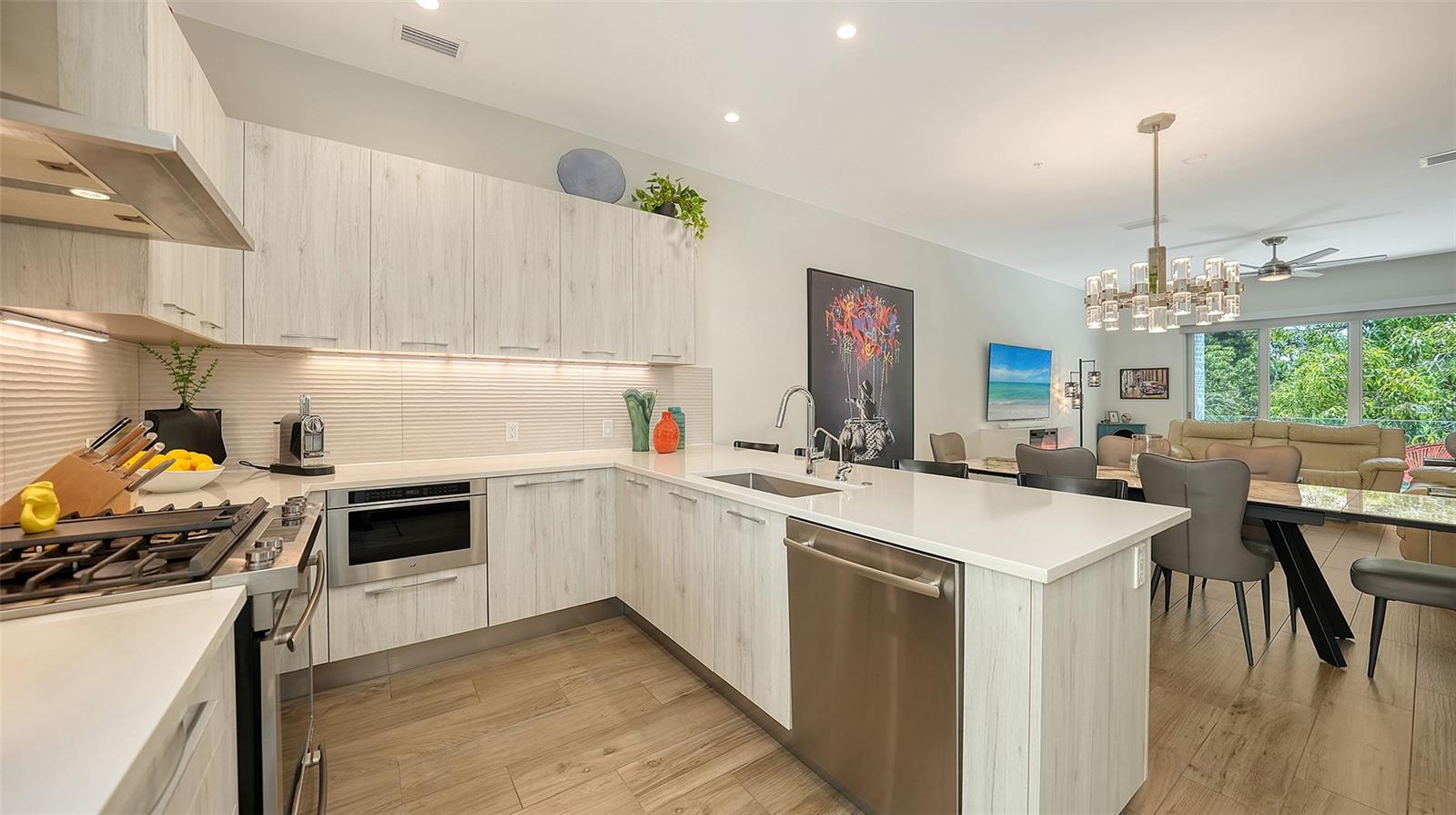 Image 9 of 63 For 626 Rawls Avenue 626