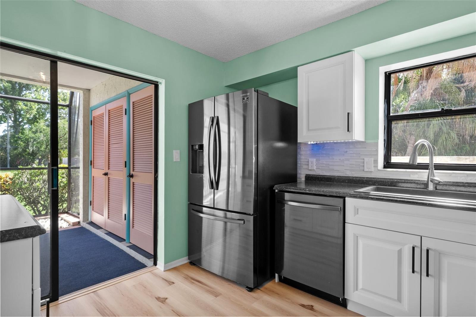 Image 14 of 52 For 6061 Fairway Lane 1411