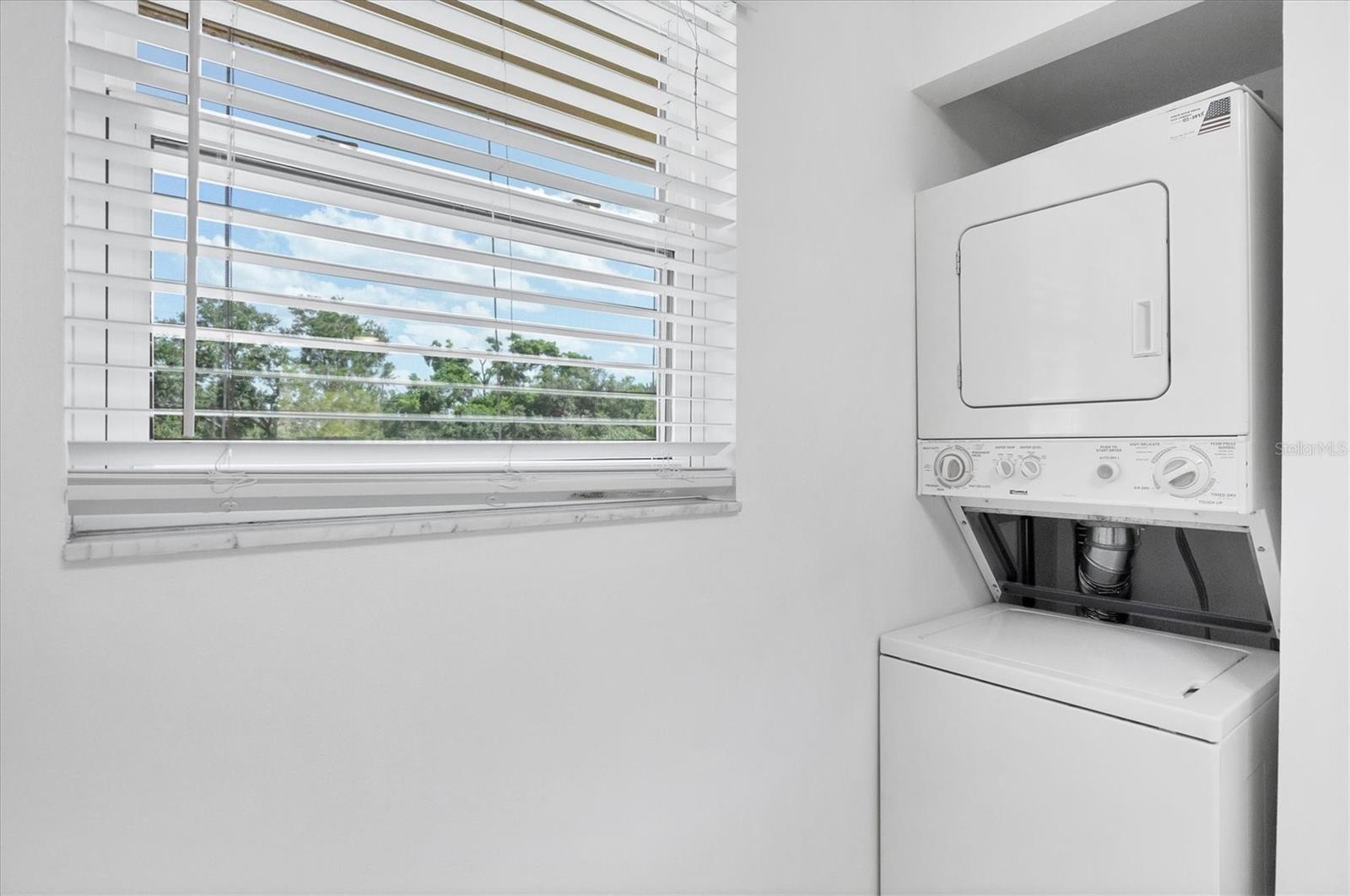 Image 15 of 36 For 3640 Ironwood Circle 302n